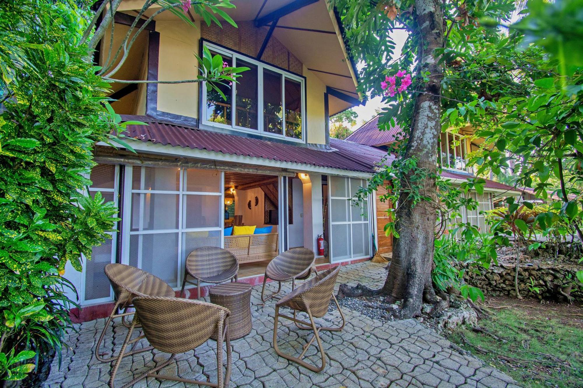 Ralph's Place 3*